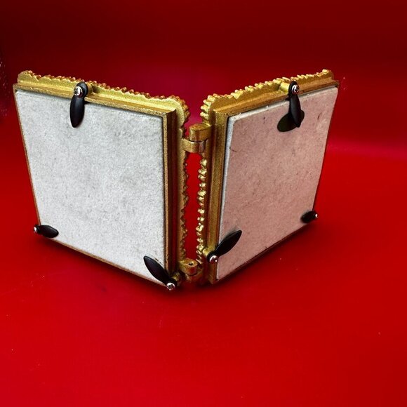 VTG ASHLEIGH MANOR HINGED HEART SHAPED METAL FOTO FRAMES w/ RHINESTONE DESIGN - Picture 6 of 6